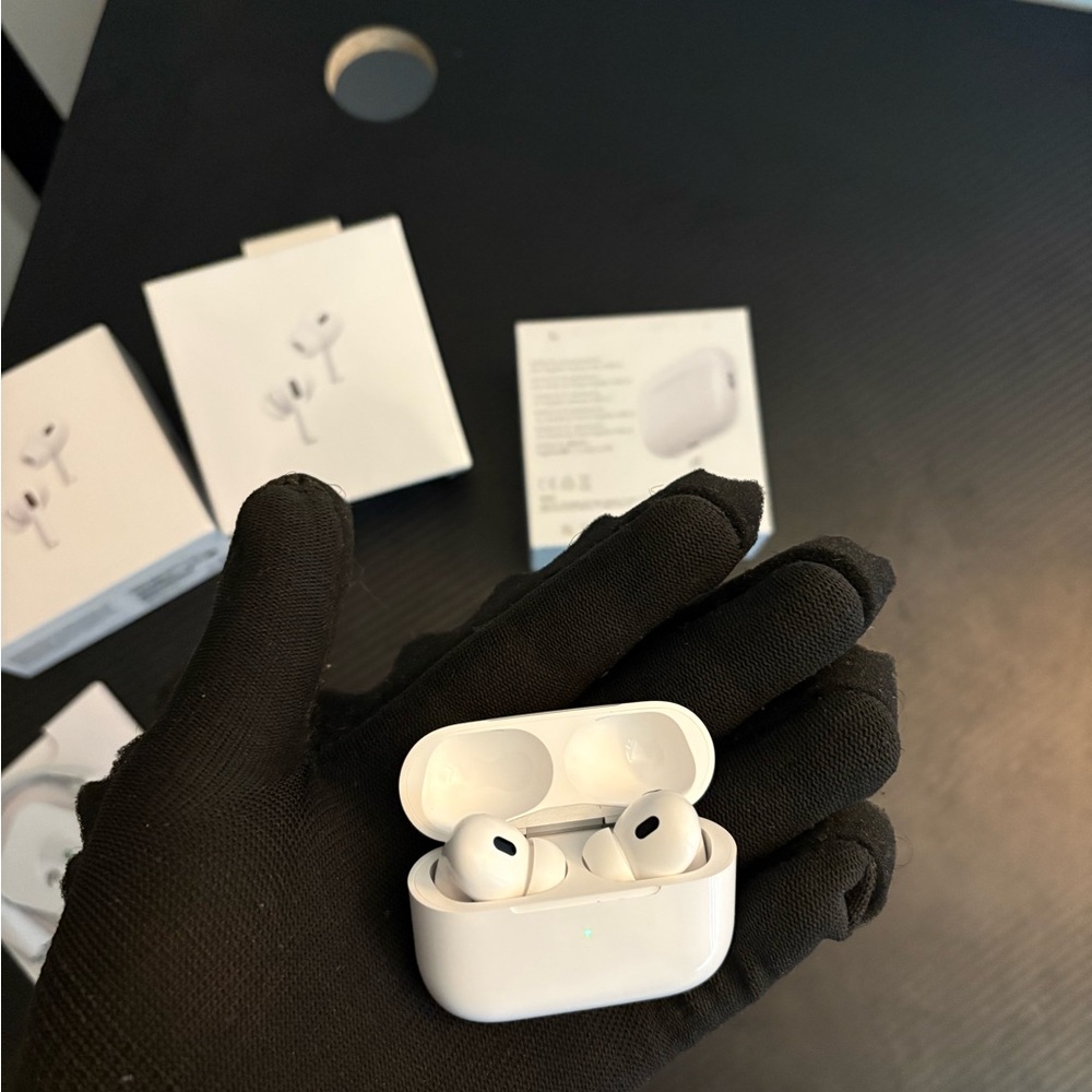 Wireless Earbuds with Charging Case - White